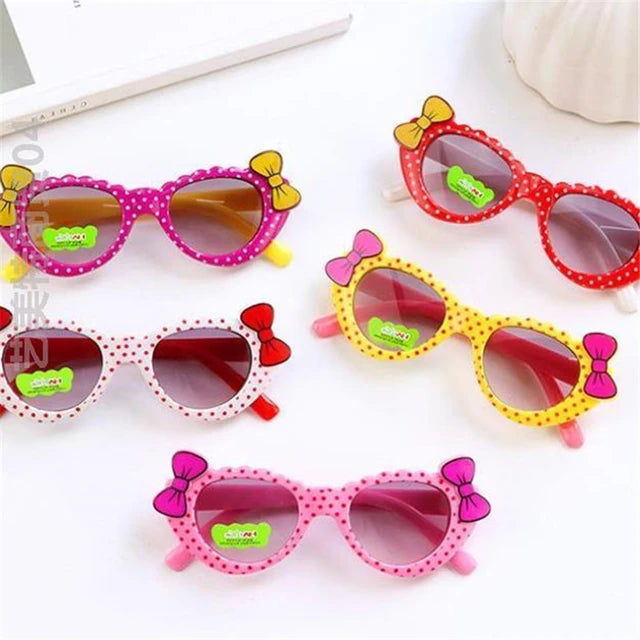 Pack of store childrens sunglasses