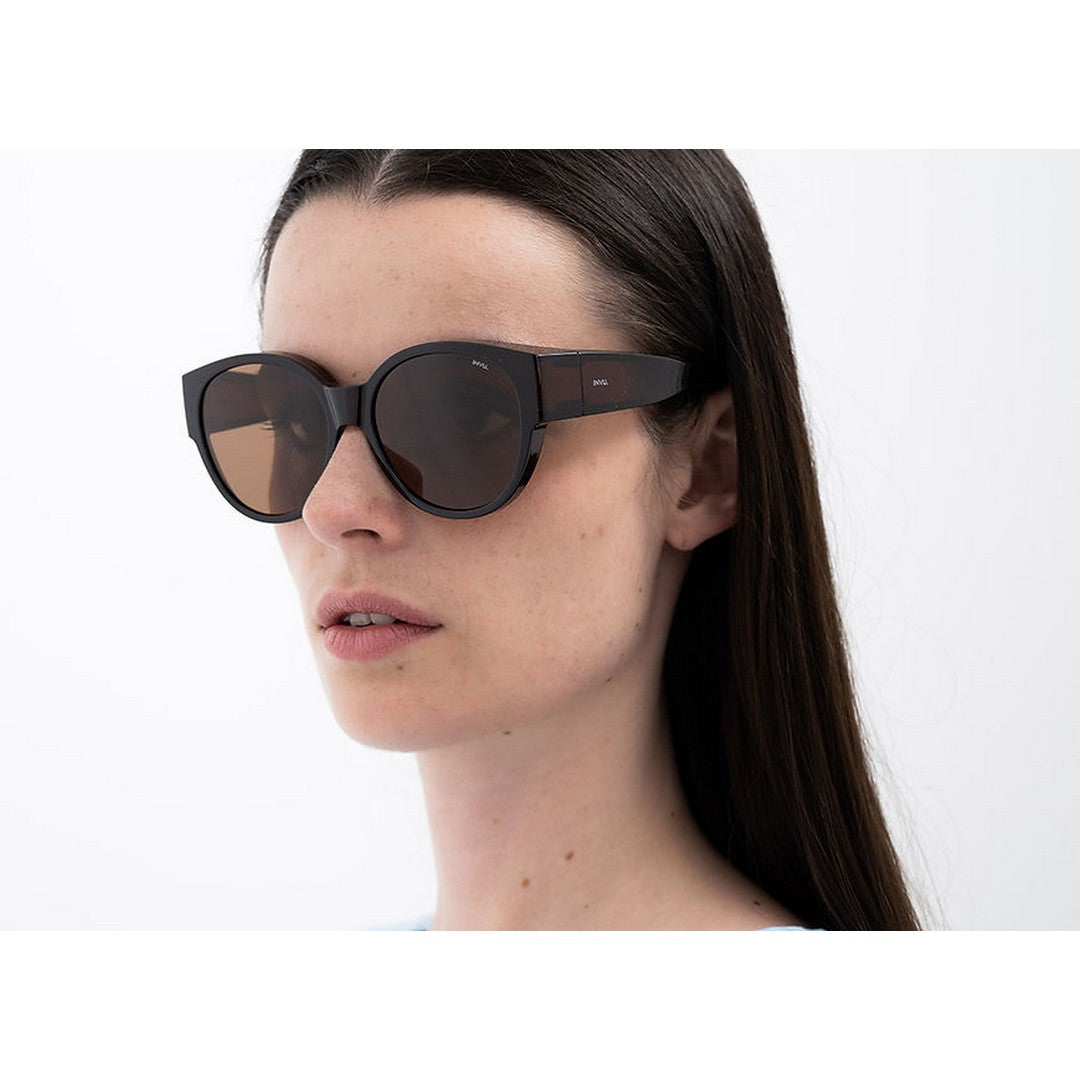 Model Wearing Brown Polarized Round Unisex Fit Over Over the Specs Sunglasses